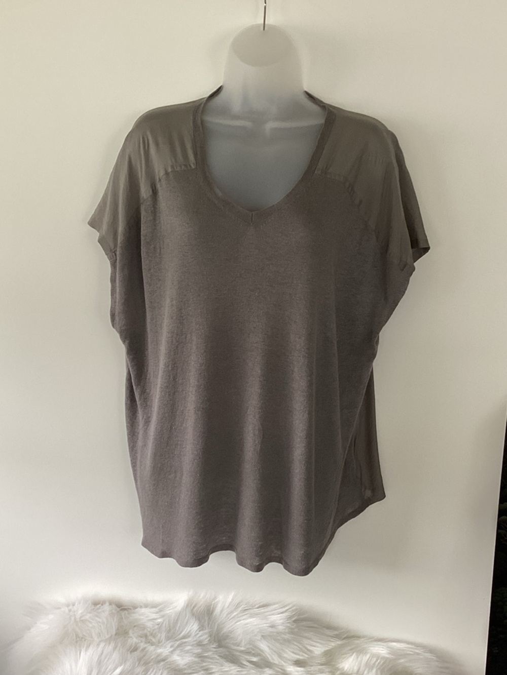Eileen Fisher Relaxed V-Neck Short Sleeve Top in Taupe